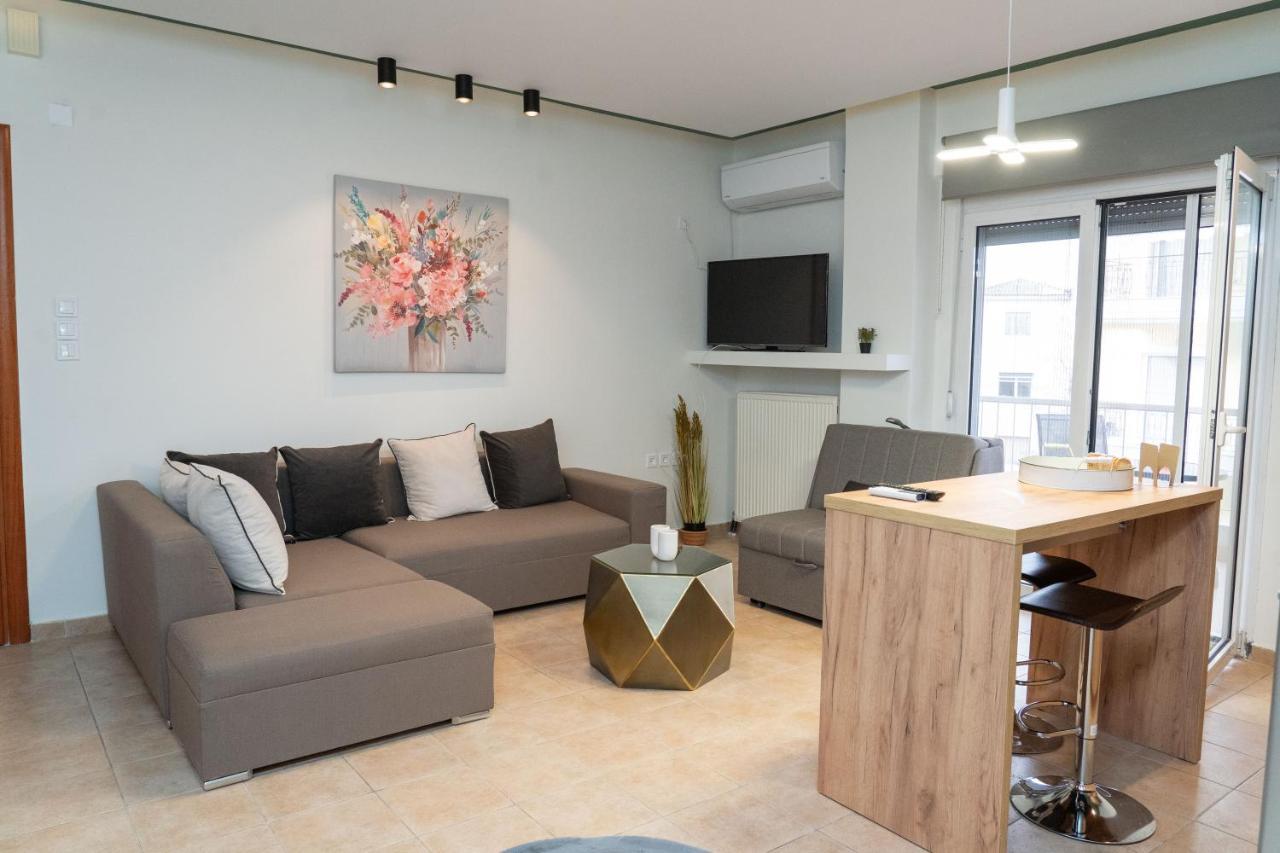 The Whole Packet C4 Center With Parking Appartement Larissa Buitenkant foto
