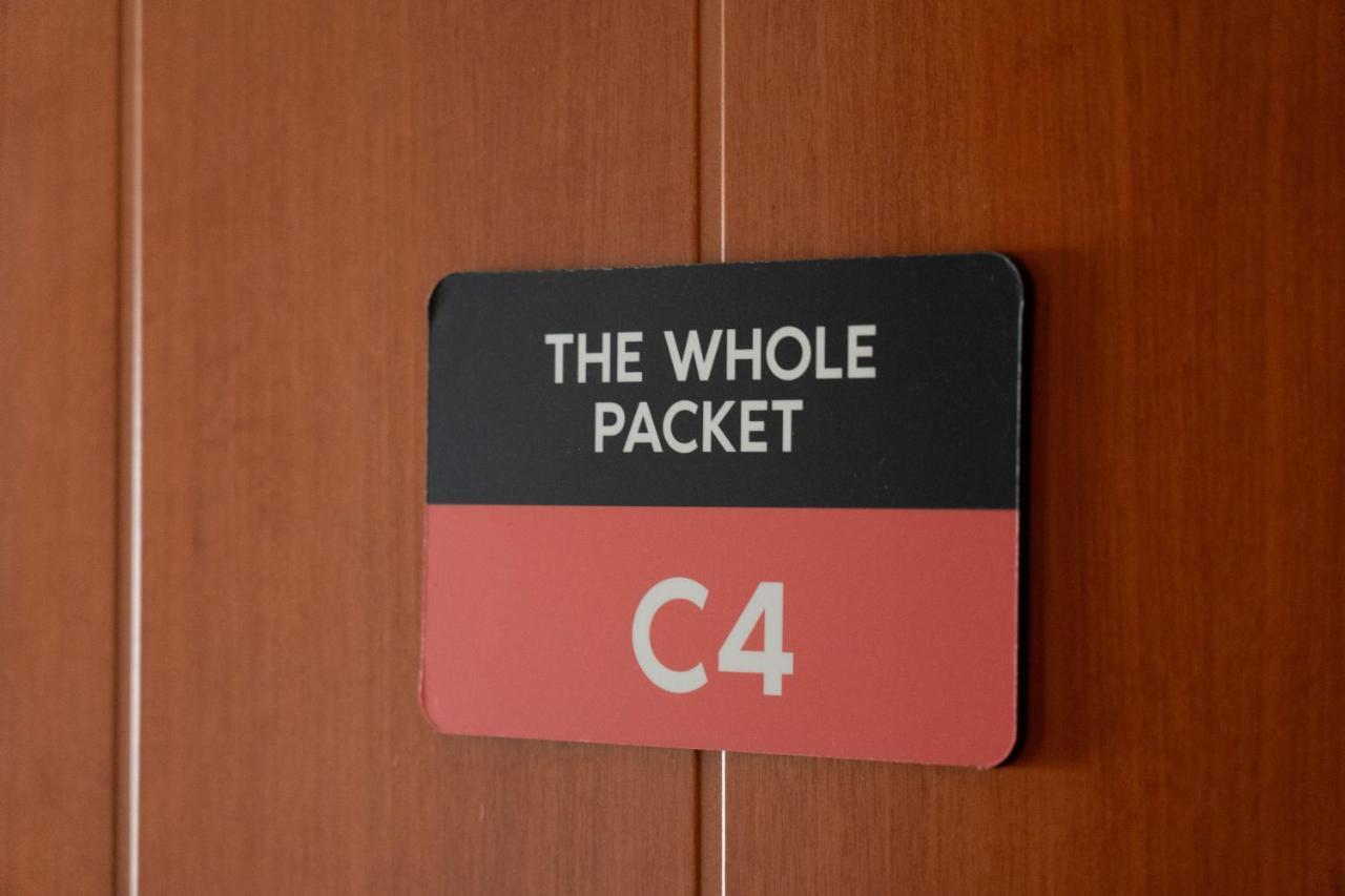 The Whole Packet C4 Center With Parking Appartement Larissa Buitenkant foto