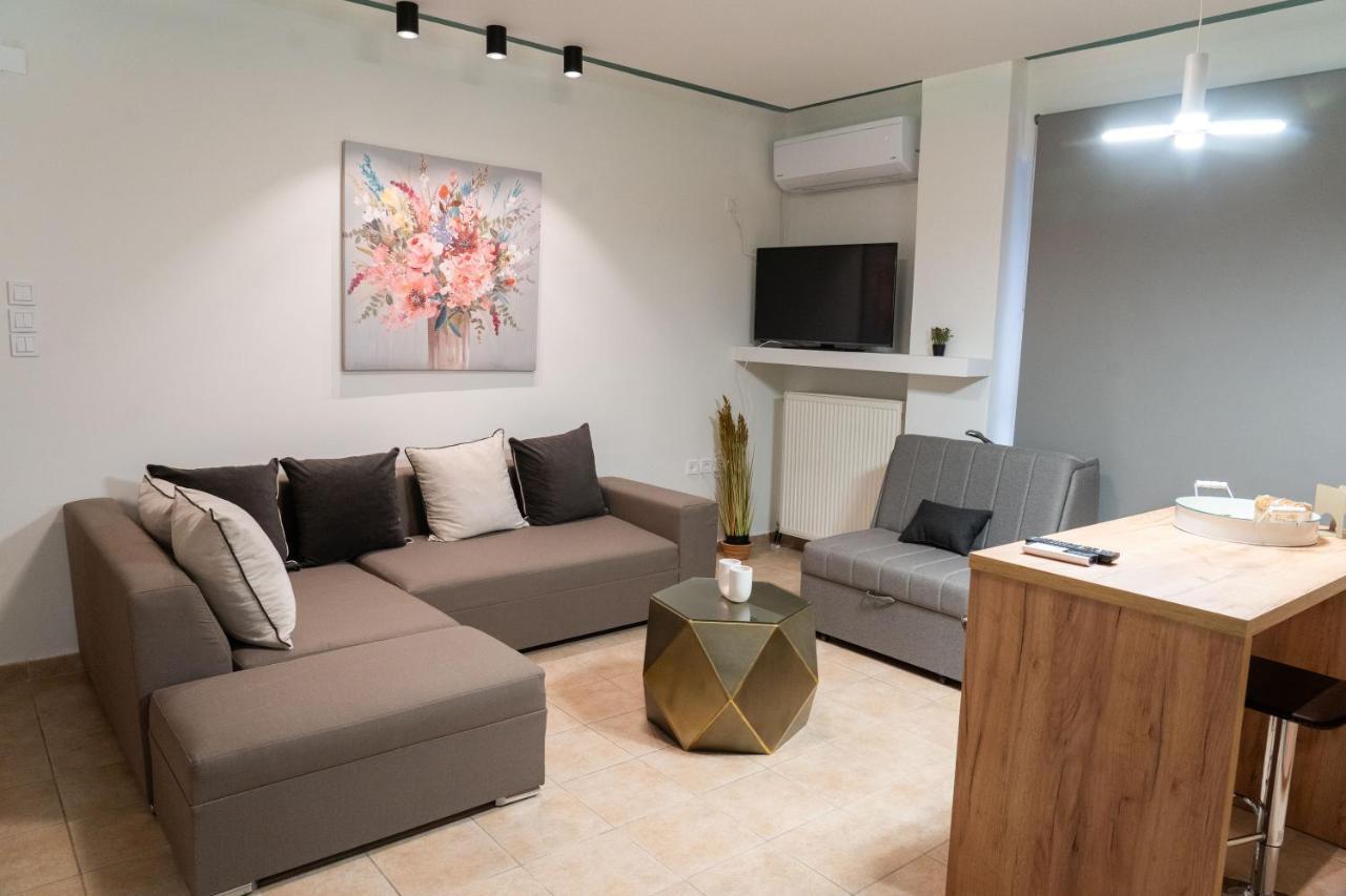 The Whole Packet C4 Center With Parking Appartement Larissa Buitenkant foto