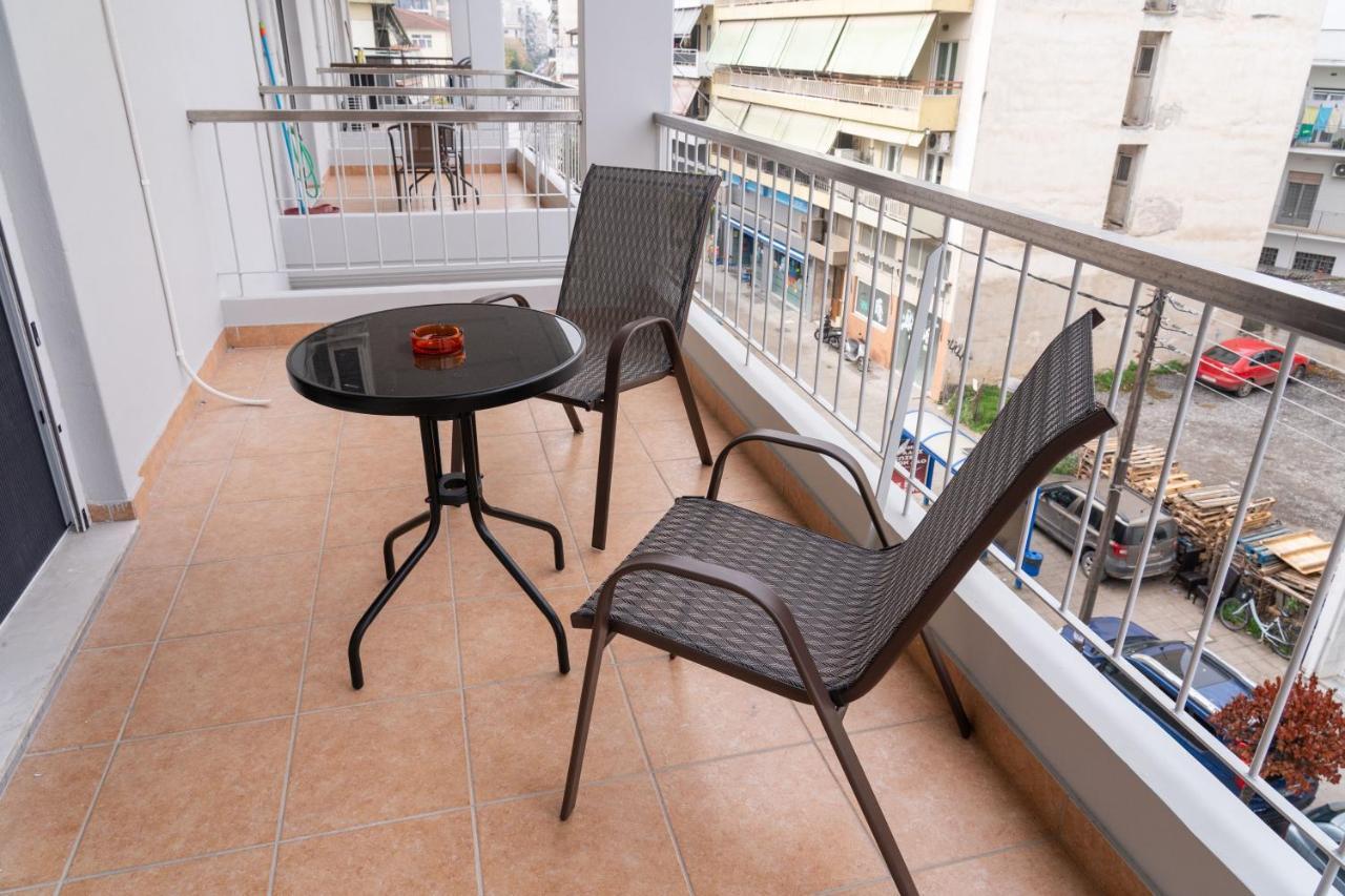 The Whole Packet C4 Center With Parking Appartement Larissa Buitenkant foto